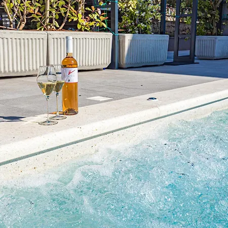 Antares - Mit Pool * Pula